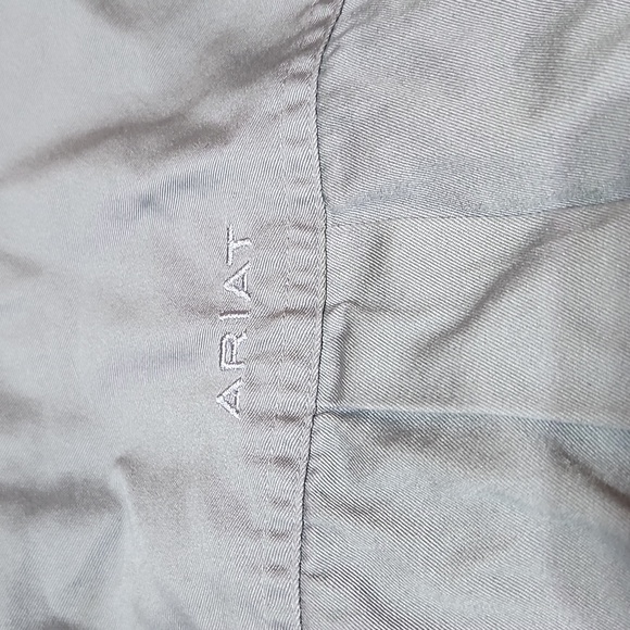 ARIAT EMBROIDERED THE FORT WESTERN PATCH BUTTON-DOWN LONG-SLEEVED SHIRT - Picture 12 of 15